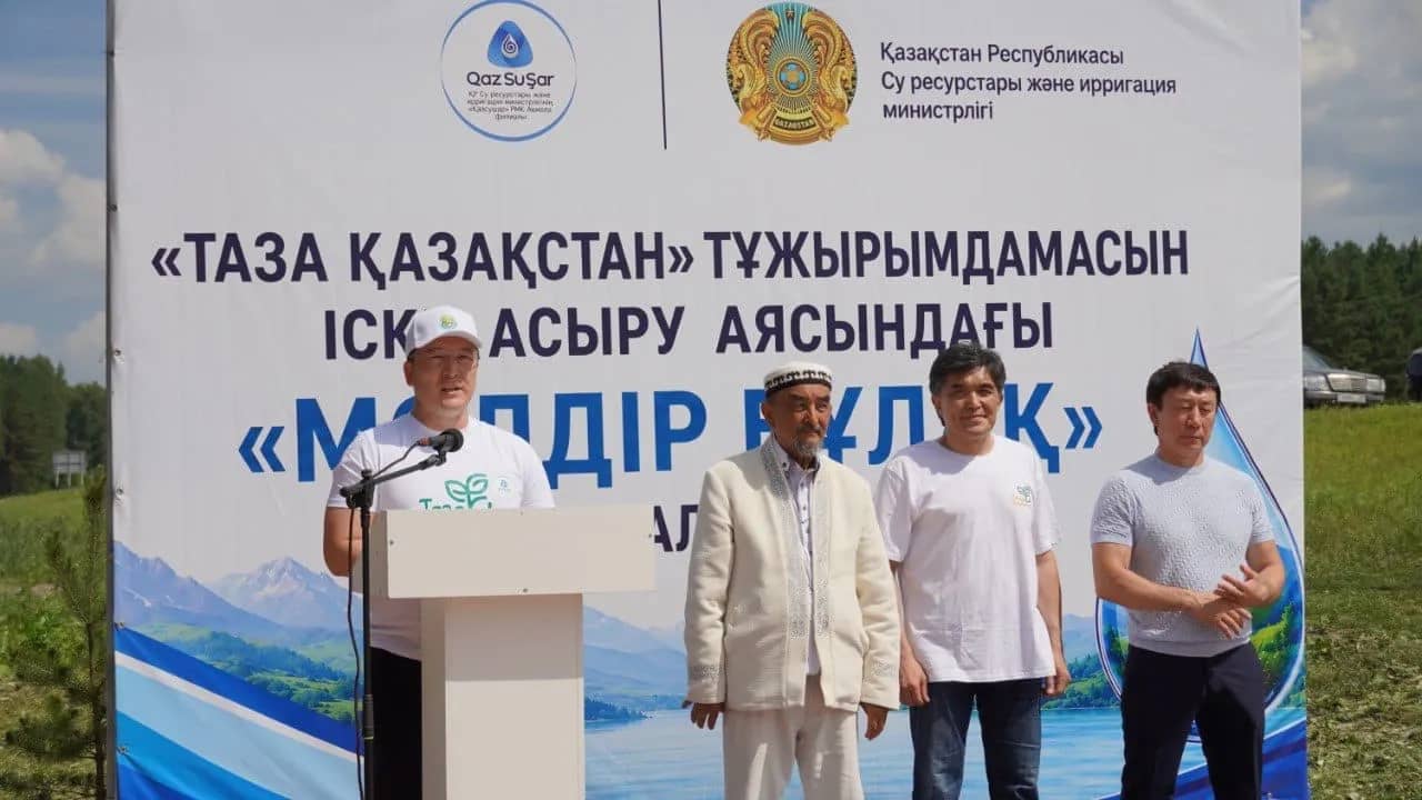 Бұлақтың көзін ашқан ел: Бурабайда «Мөлдір бұлақ» акциясы жүздеген адамды біріктірді