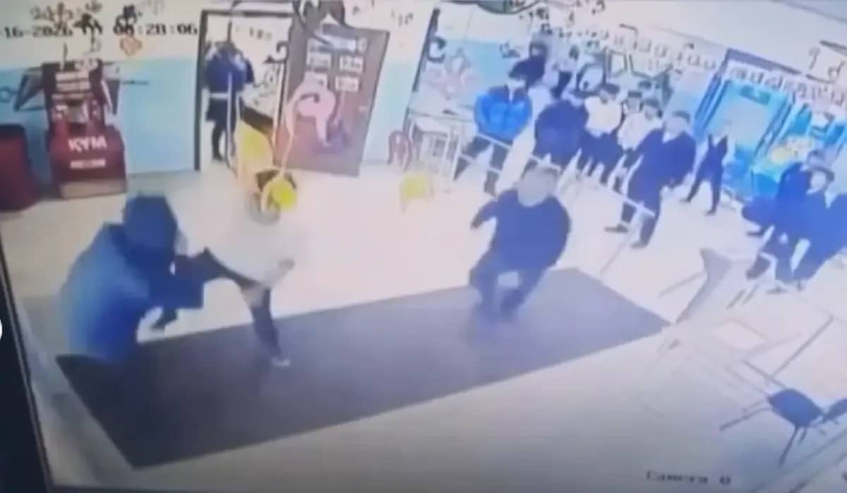 Ұстазын ұрған ұятсыз ұрпақ: Қарасай ауданында оқушы мұғалімді талдырып, ауруханадан бір-ақ шығарды