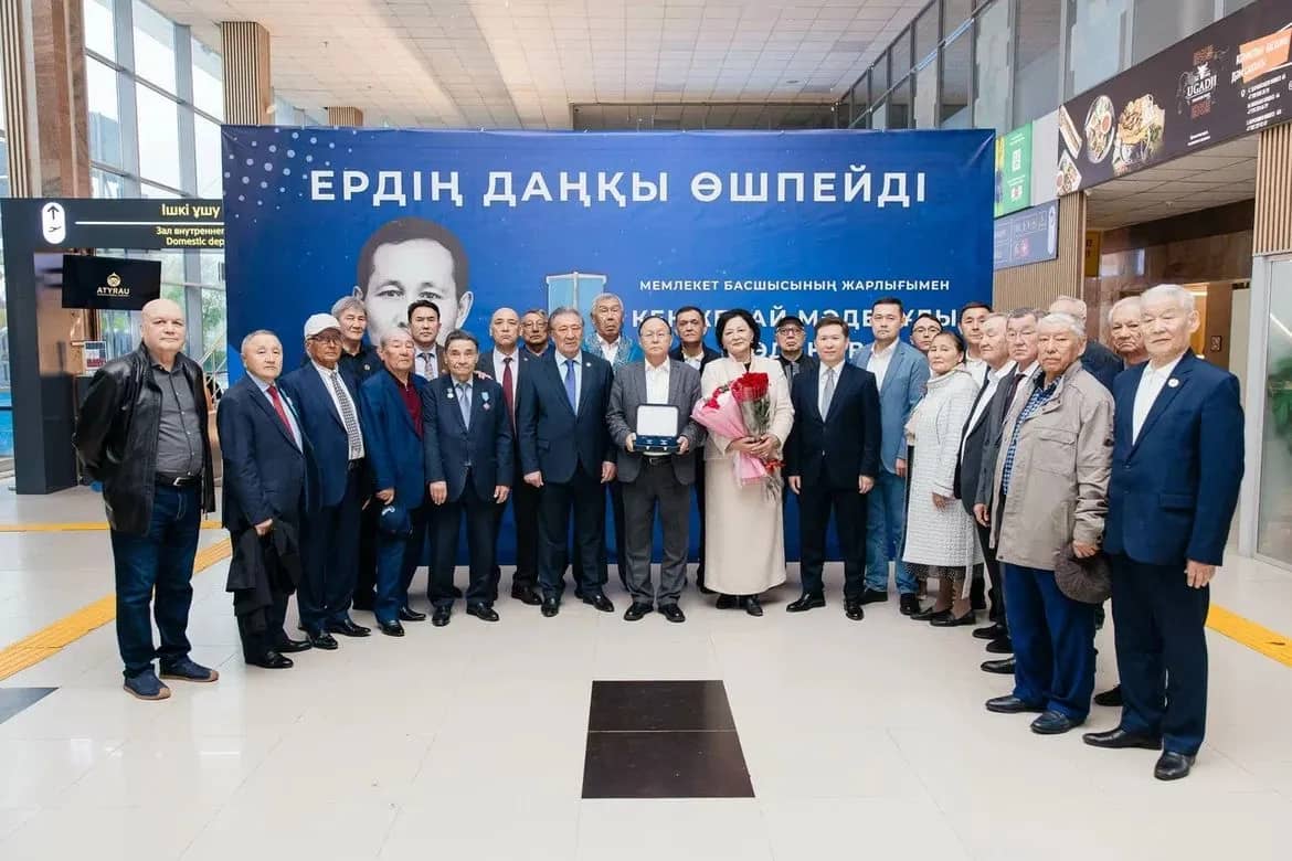 Кенжебаю Маденову присвоено звание "Халық қаһарманы": торжественная встреча в Атырау