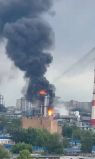 Атака дронов на Россию: взрывы и пожары на нефтяных объектах
