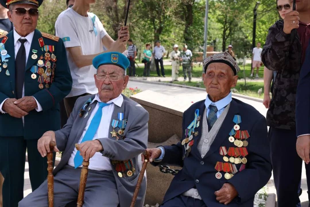 4 майдангер қалған: Алматы облысының әкімдігі ҰОС ардагерлеріне 20 млн теңге берді