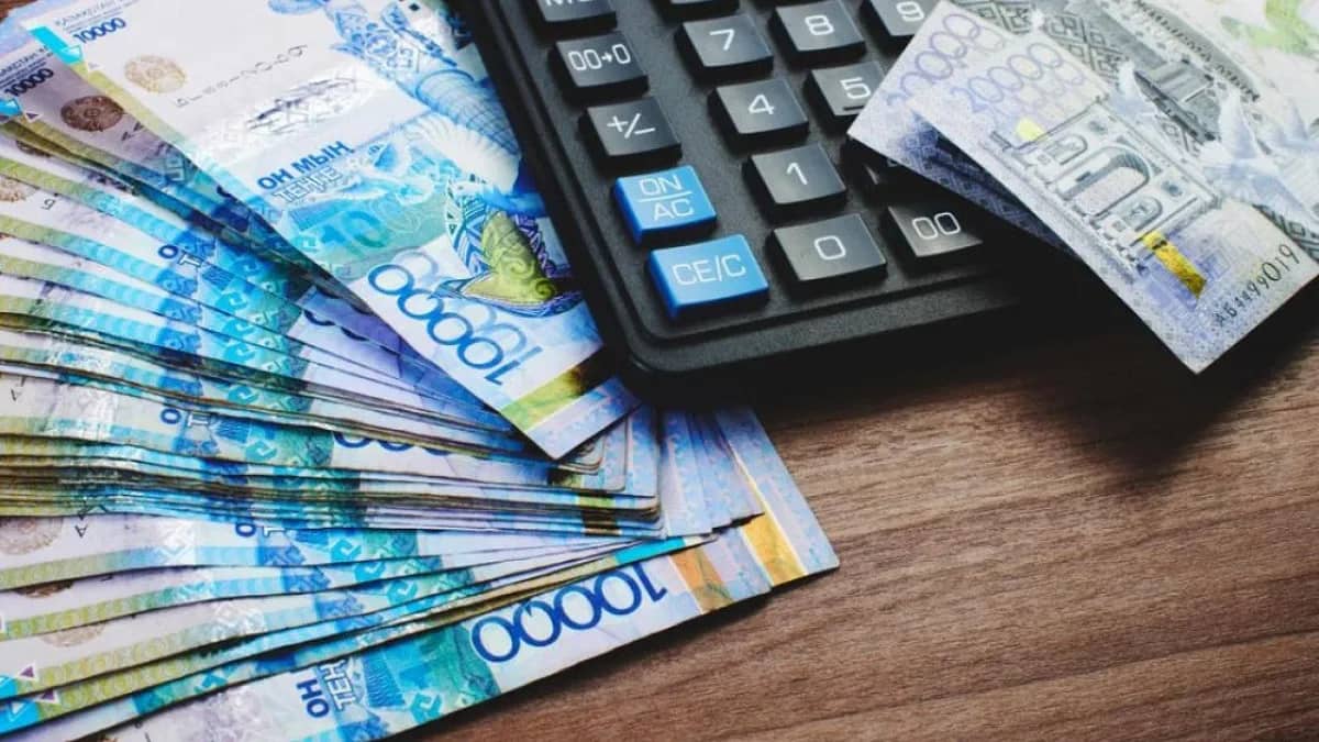 Бюро статистики: средняя зарплата в РК составила 461 тыс. тенге