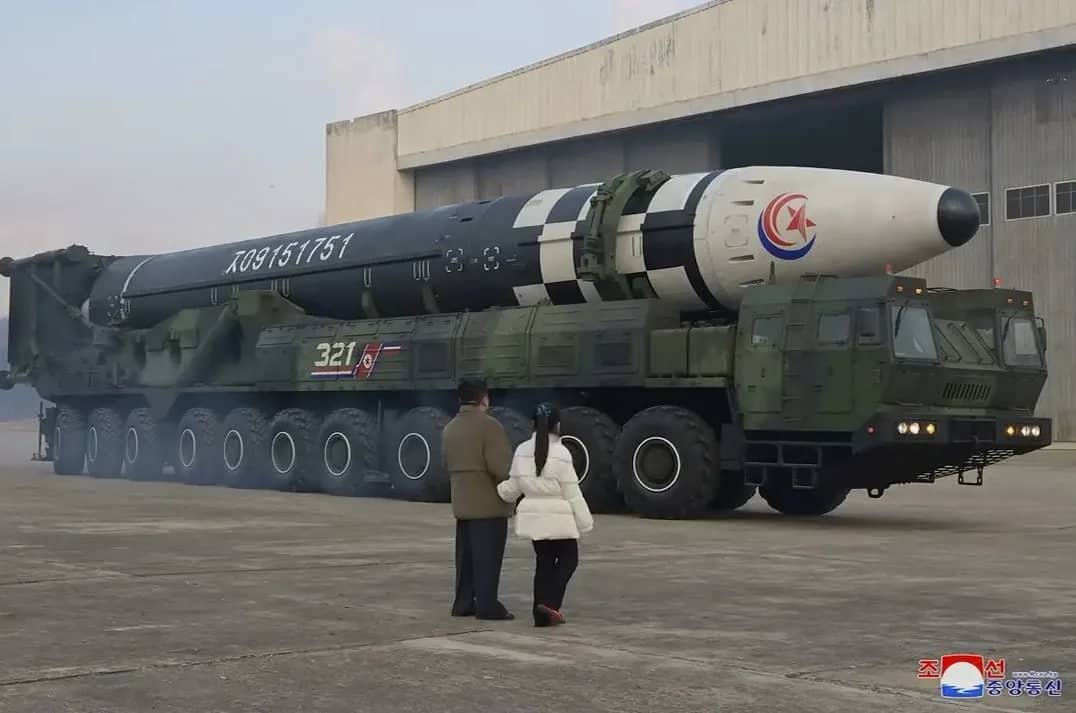 АҚШ-Иран соғысы: Ким Чен Ын өзі қайтыс болған жағдайда батыс елдеріне ядролық соққы жасауға рұқсат берді