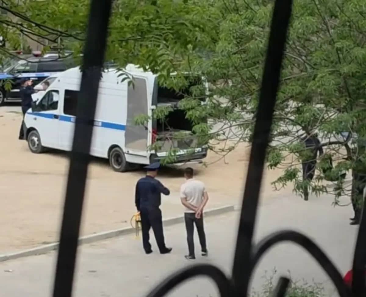 Рөлде полицей болған: Ақтауда бір жарым жасар баланы көлік қағып кетті
