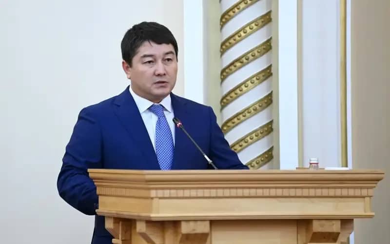 «Айлық түсетін картам әйелімде»: әкім Нұрдәулет Қилыбай жалақысын өзі алмайтынын айтты