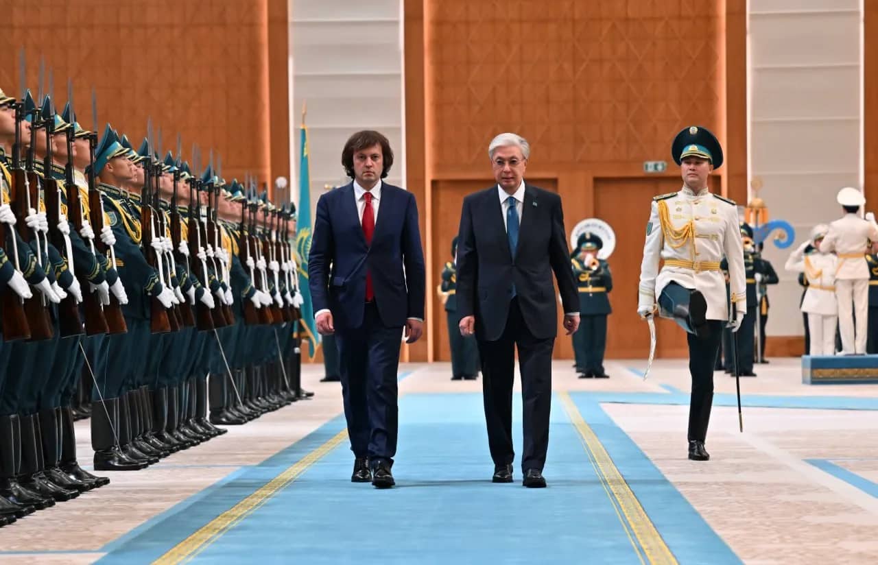 Тоқаев Тәуелсіздік сарайында Грузия Премьер-министрін қарсы алды