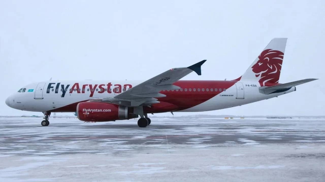 Рейс FlyArystan задержали: Самолет столкнулся с птицами
