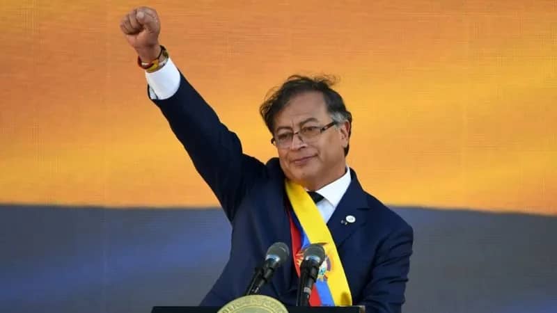 Президент Колумбии вызвал скандал фразой «Хайль Гитлер» в соцсети X