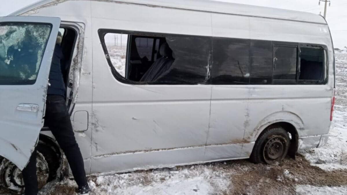 Қызылорда облысында бір топ журналист отырған көлік апатқа ұшырады