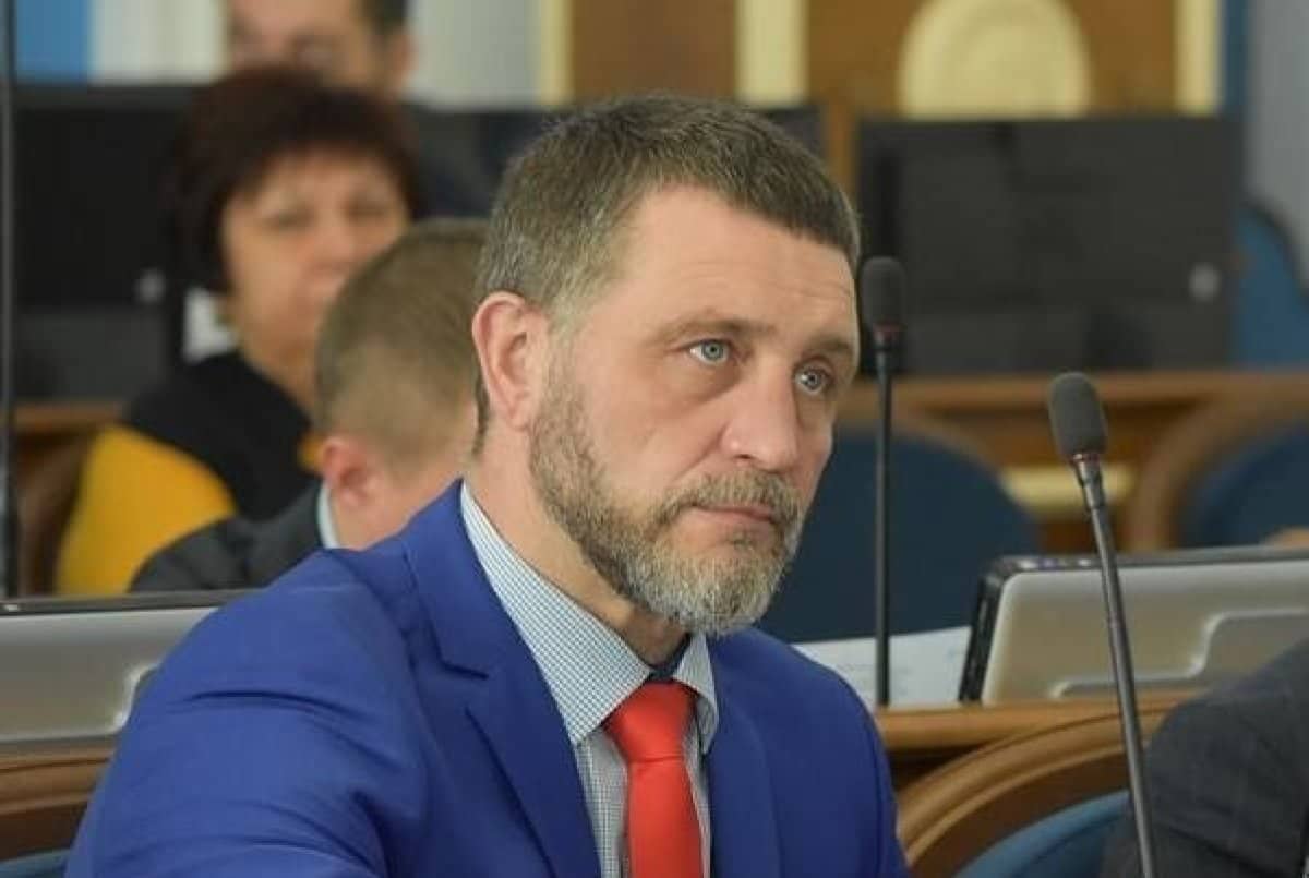 Ресей билігін сынап пост жазған депутатқа іздеу жарияланды