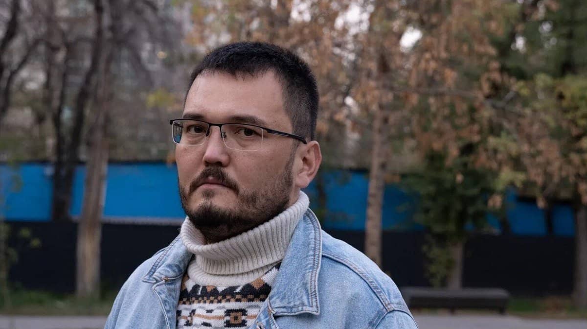 Қарақалпақ белсендісі Мұратовқа Қазақстаннан пана іздеген адамның куәлігі берілді