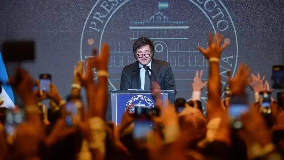 Аргентина президенті 70 мың мемлекеттік қызметкерді жұмыстан шығармақшы