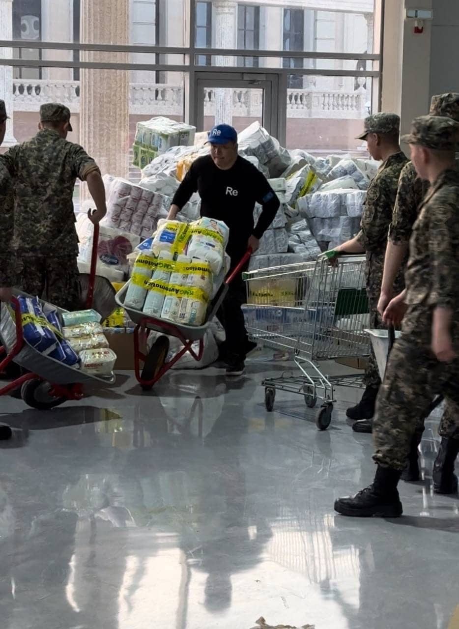 Respublica партиясы су тасқынынан зардап шеккен тұрғындарға 65 тонна гуманитарлық көмек жіберді