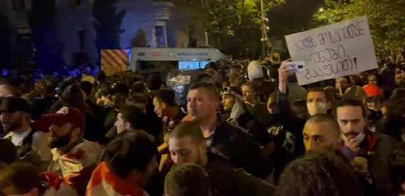 Грузияда шетелдік агенттер туралы заңға қарсы шерулер кезінде 20-ға жуық адам ұсталды