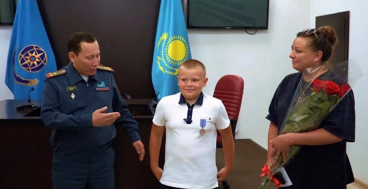 Көкшетауда 10 жастағы бала қайсарлығы үшін марапатталды