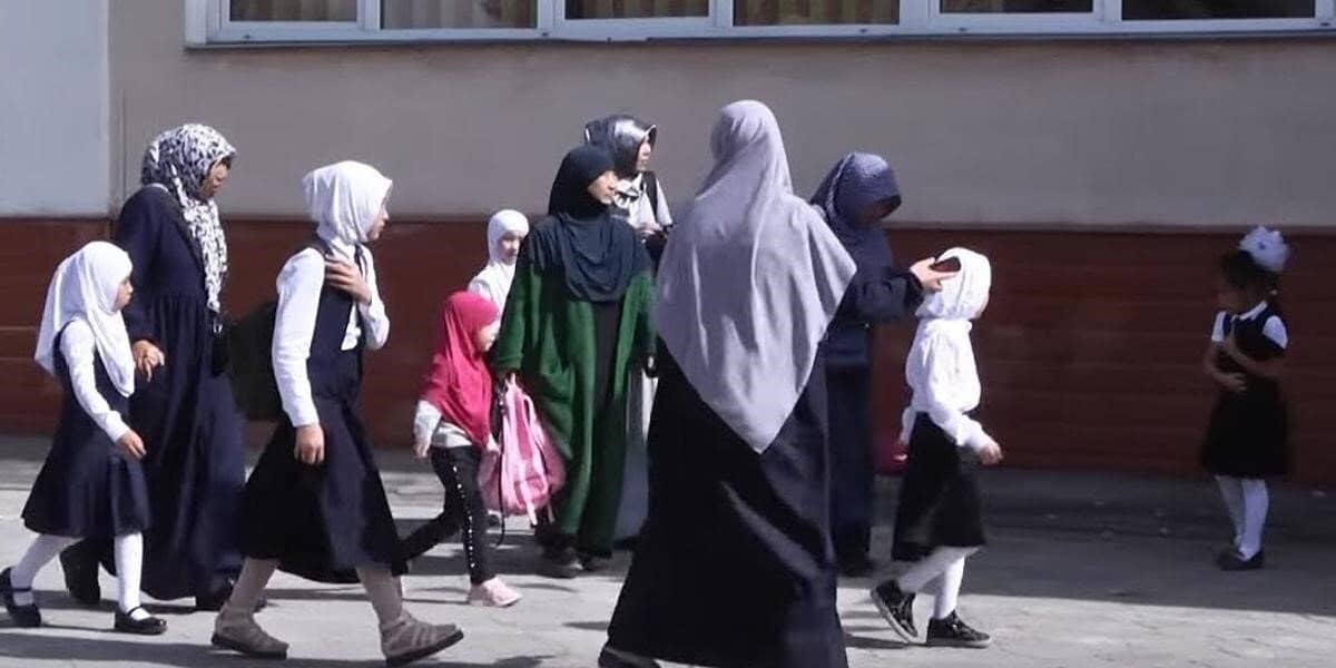 «Мектептерде діни киім кию тыйылсын» петициясы жариялады