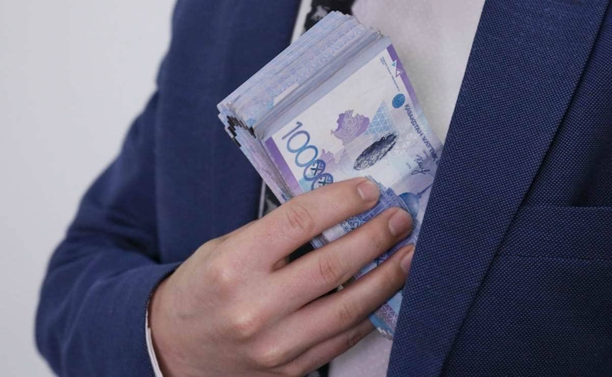 10 миллион теңге пара беруге итермелеген шенеунік сотталды