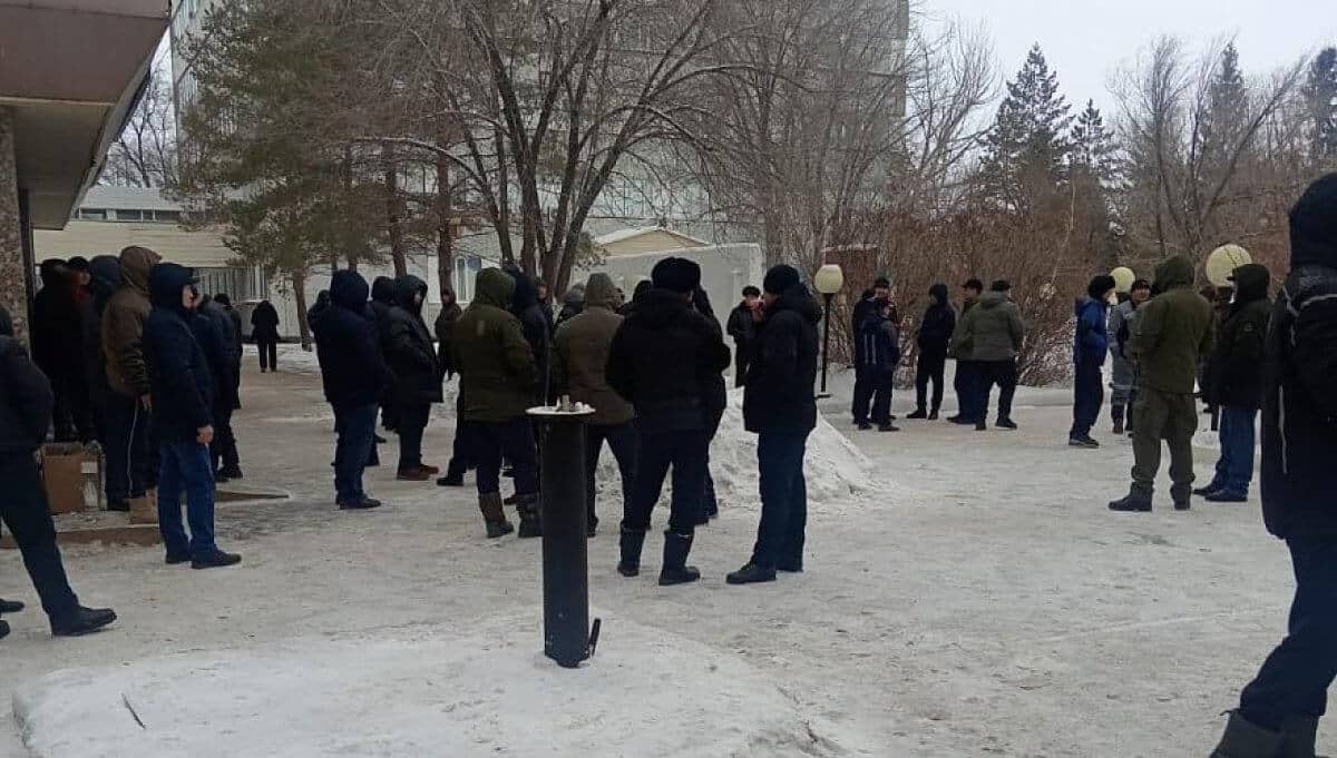 Сәтбаевтағы сергелдең: бірнеше күн ереуілдеткен «Қазақмыс» кеншілері келісімге келді