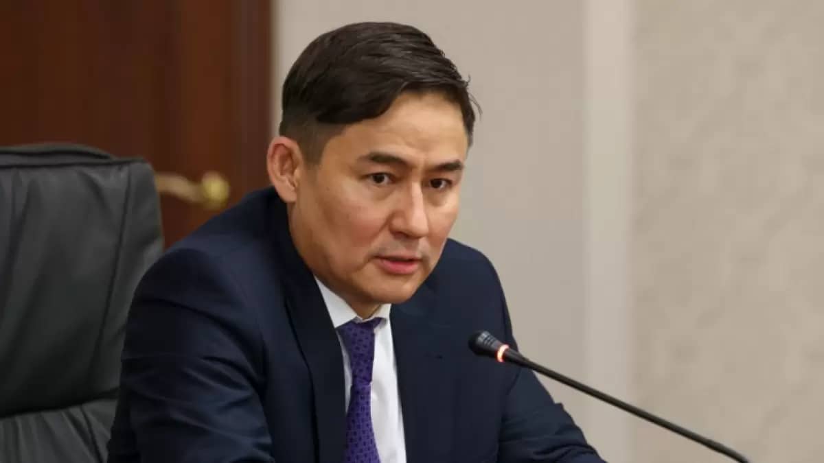 Тоқаев Әділет министрі Азамат Есқараевты қызметінен босатты