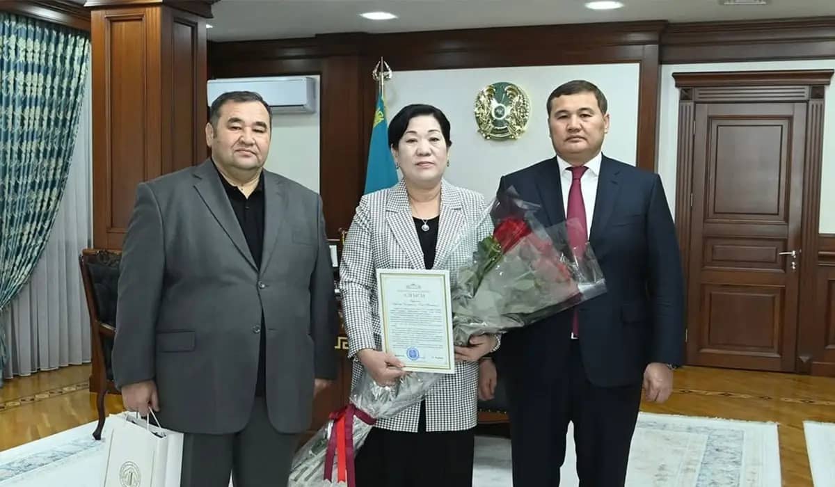 Нұрлыбек Нәлібаев ұшақта адам өмірін құтқарған жігітке грант бөлді