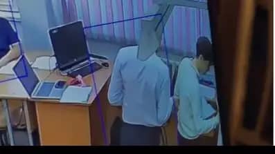 Оқушыға шеге сұққан: Павлодарда ызақор мұғалімнің үстінен қылмыстық іс қозғалды