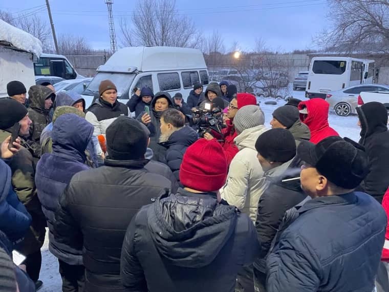 Оралда қоғамдық автобус жүргізушілері ереуілге шықты