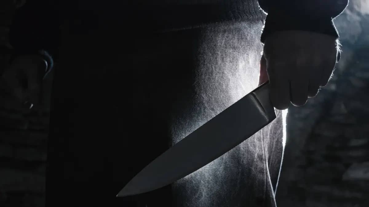 Ер адам мүгедек әйелін 97 жерден пышақтап өлтірген