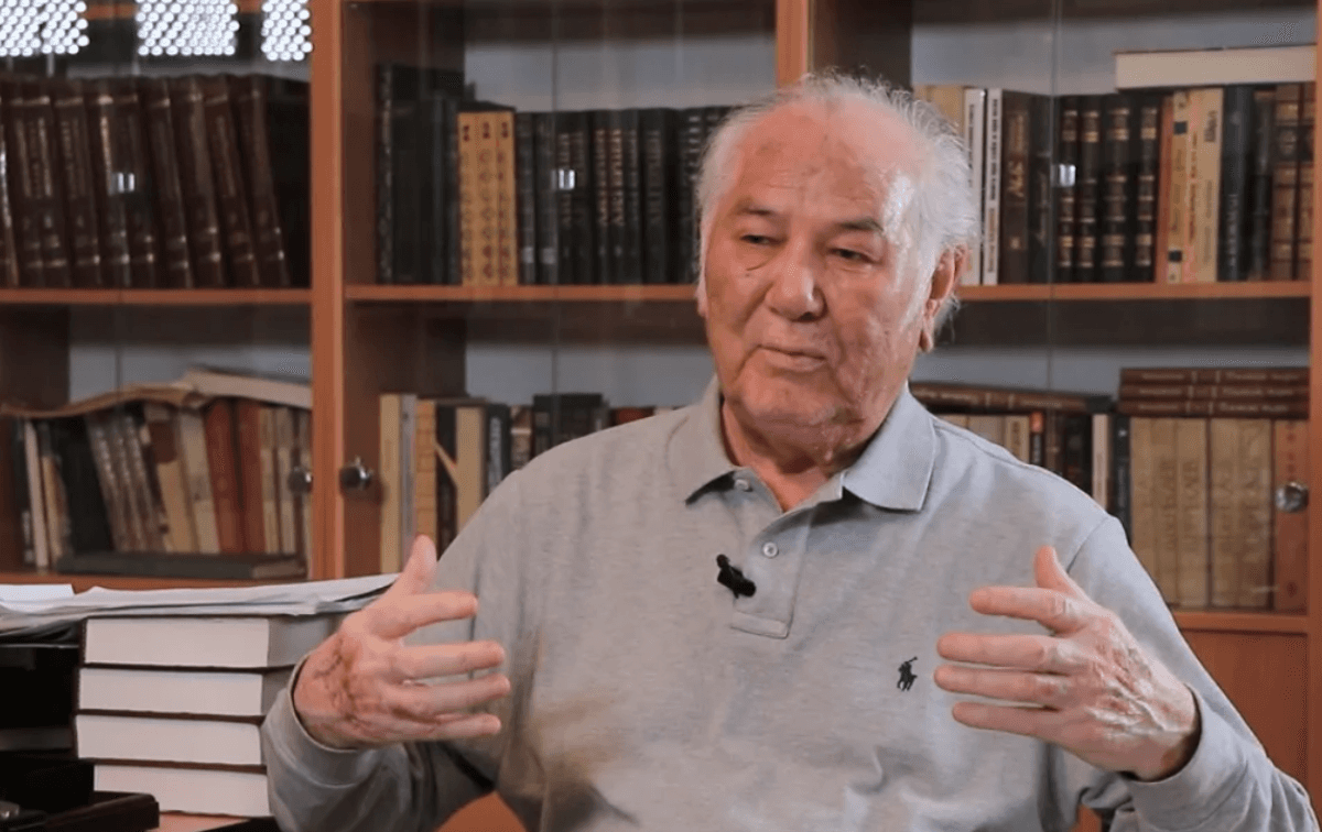 Жазушы Дулат Исабеков хәл үстінде жатыр
