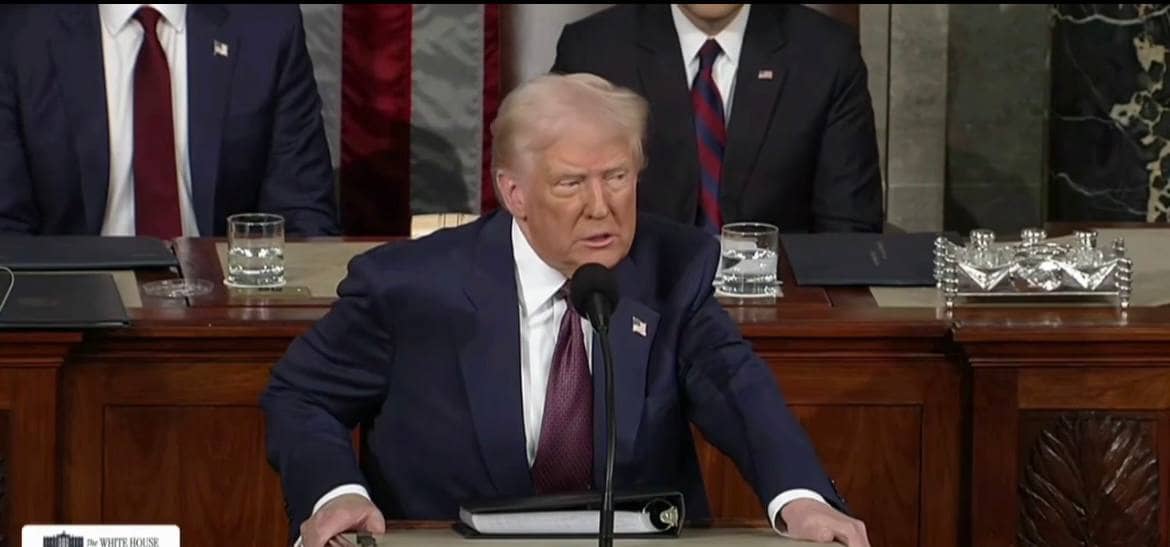 Трамп Зеленскийден келіссөзге қайта отыру туралы хат алғанын мәлімдеді