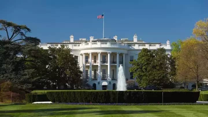 Ақ үй Зеленский мен Трамп арасындағы дау-дамайға қатысты мәлімдеме жасады (видео)