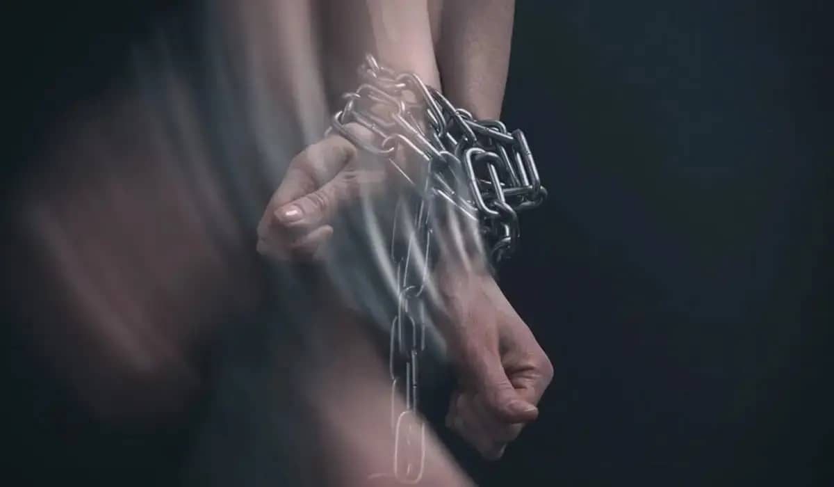 Шымкентте ер адам бұрынғы жұбайының тамағын осып, ауыр жарақат келтірген
