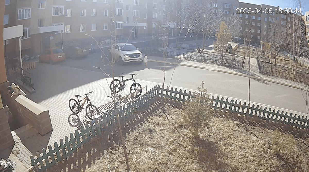 Қосшыдағы қайғы: қымбат көлік тізгіндеген келіншек екі жастағы қызды қағып өлтірді