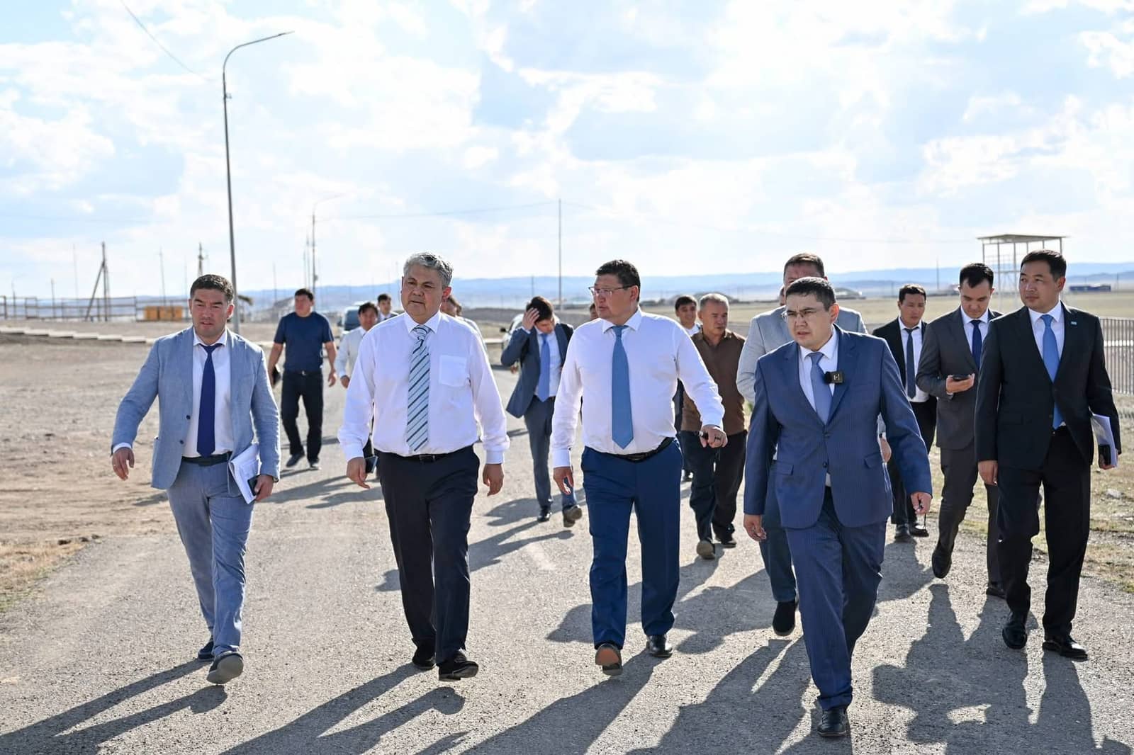 «214 қазақ үй тігіледі»: Берік Уәли Ермек Көшербаевқа Абайдың 180 жылдығына дайындықты көрсетті