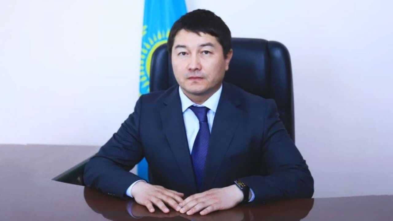 Нұрдәулет Қилыбай Президенттің тапсырмасын орындағанның орнына, экс- депутатпен төсек қатынасын елдің проблемасына айналдырды — журналист