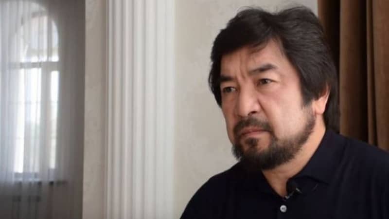 «Қазақтың жігіттері мықты болса қыздар көшеде жүрмес еді»: Бекболат Тілеухан жігіттер туралы ащы шындықты айтты