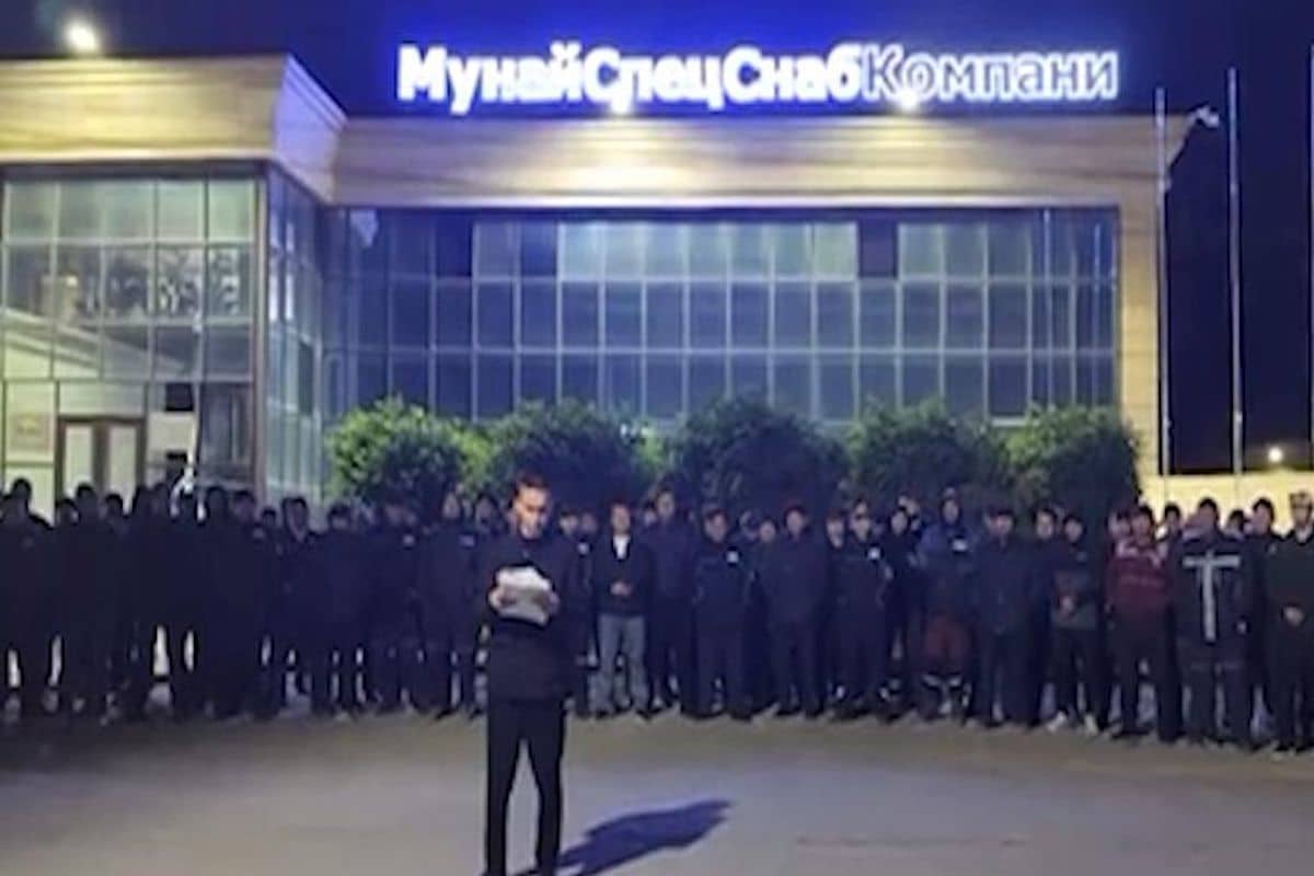 В Западном Казахстане нефтяники вышли на забастовку