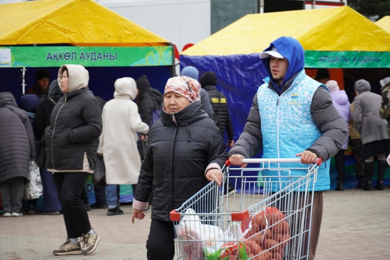 В Кокшетау прошла областная сельхозярмарка с участием более 120 производителей региона