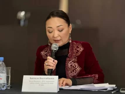 Белгілі белсенді Парламентті ЛГБТ-қозғалысының қысымына берілмеуге шақырды (ВИДЕО)