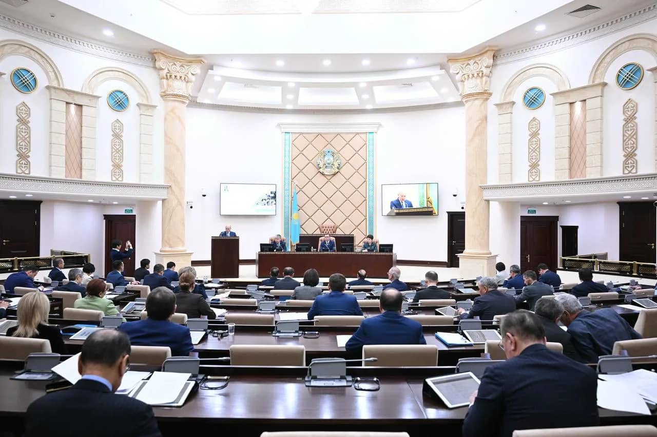 Сенат ЛГБТ насихатына тыйым салатын заңды мақұлдады