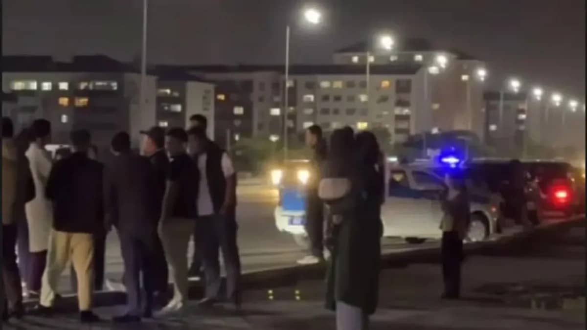 В Актау жильцы дома без отопления угрожают перекрыть дорогу