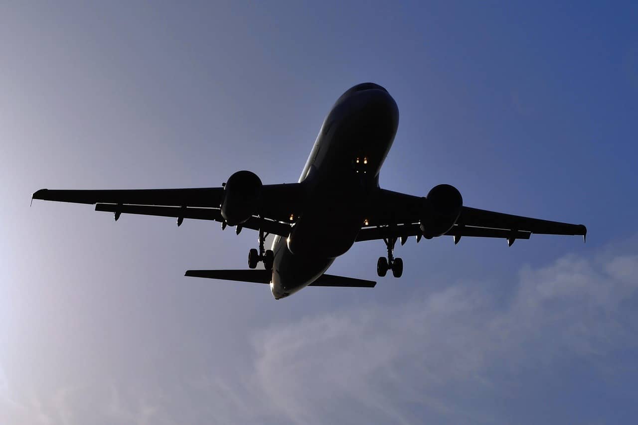 Рейс Lufthansa экстренно сел в Алматы: пассажирка скончалась на борту