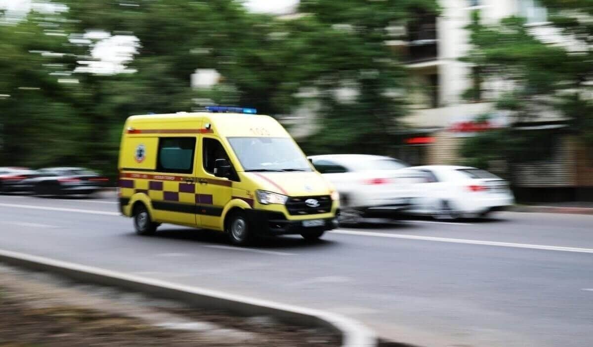 В Алматы после ДТП со скорой умерла 22-летняя девушка