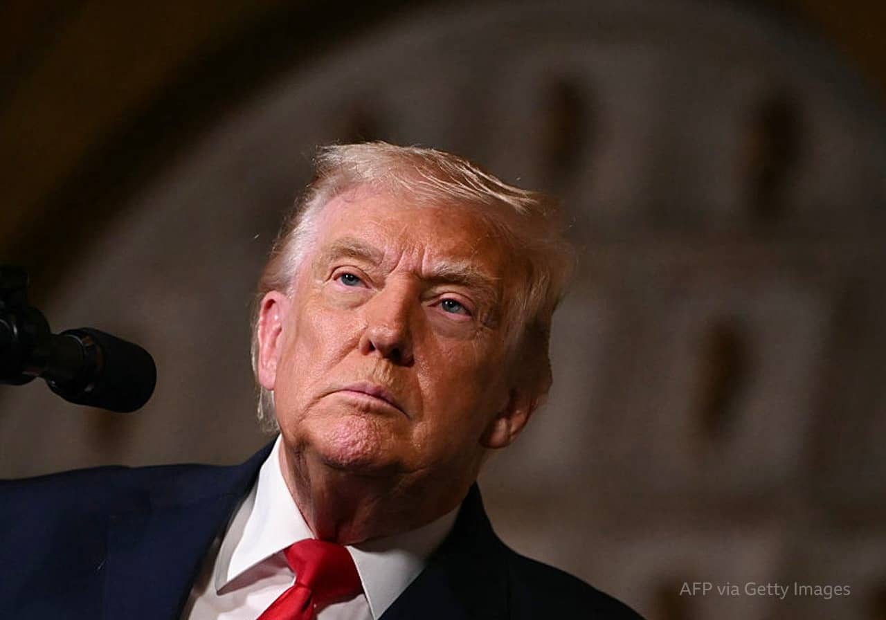 Трамп Зеленскиймен кездесер алдында Путинмен телефон арқылы сөйлескенін мәлімдеді