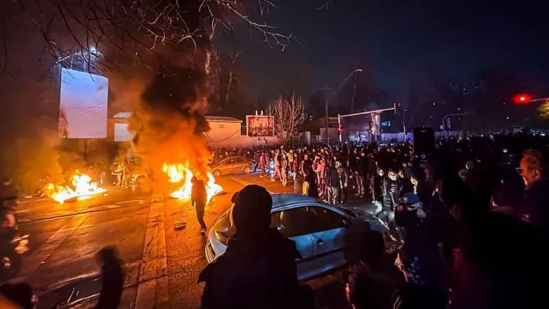 Ирандағы наразылықтар мен зорлық-зомбылық: Хаменеи өзін қарсы шыққан көтерілісшілерге қарсы репрессиясы күшейтті
