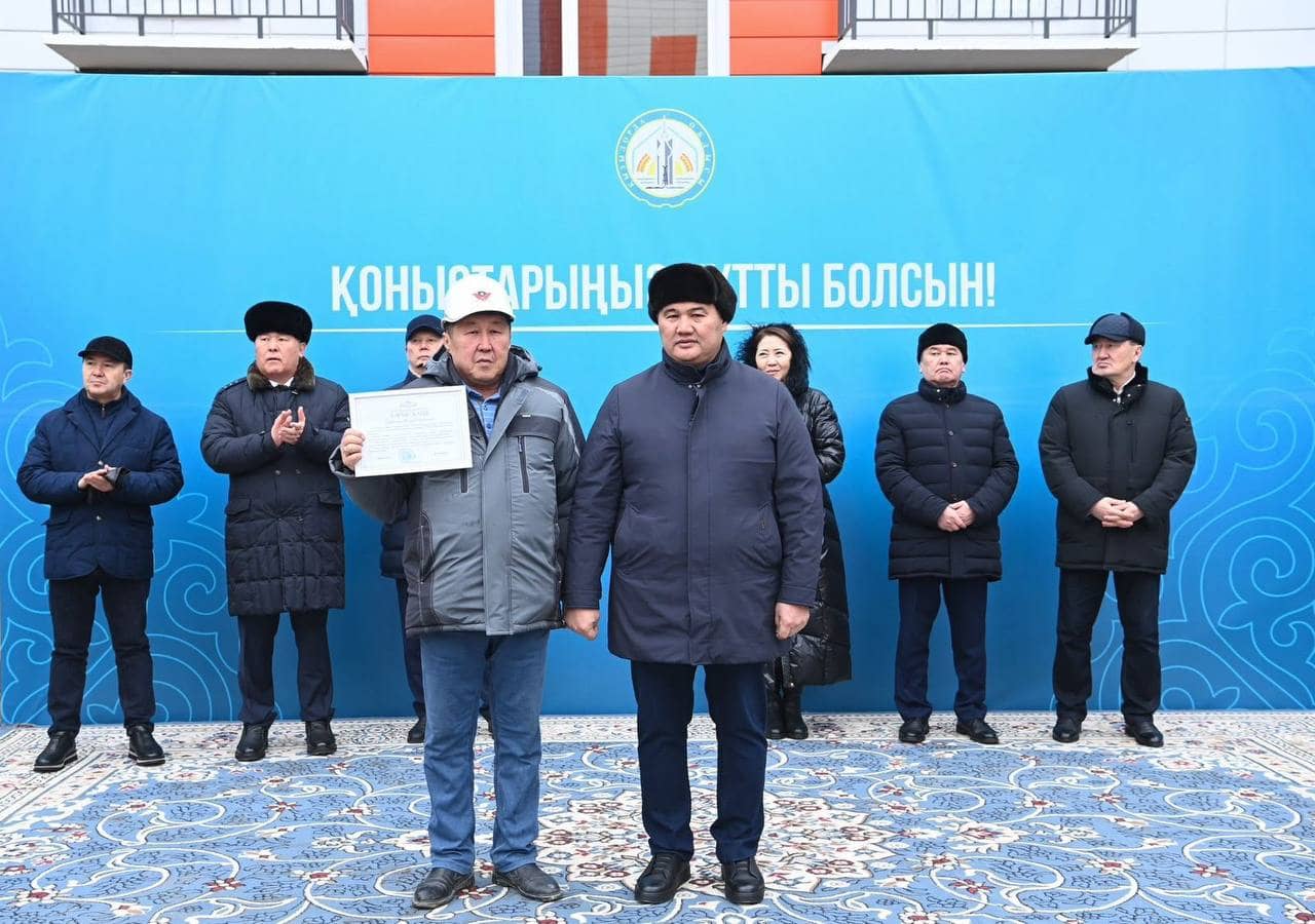 Қызылордада апатты үй санатындағы кезекте тұрғандарға 135 пәтердің кілті табысталды