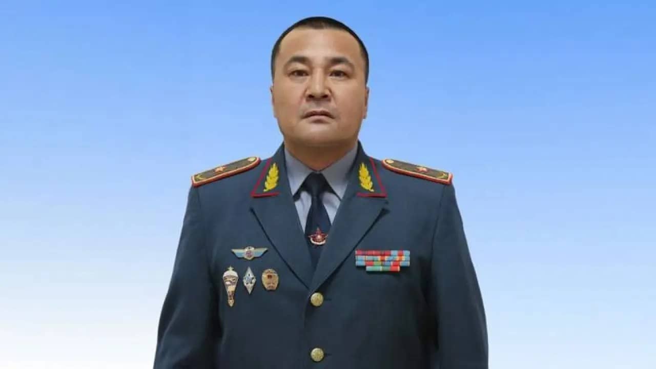 Тоқаев Қорғаныс министрлігінде маңызды шешім қабылдады: Жаңа басшы тағайындалды