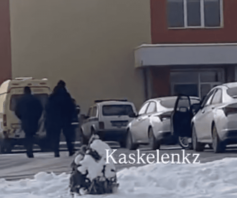 Девятиклассник умер во время уроков в Алматинской области