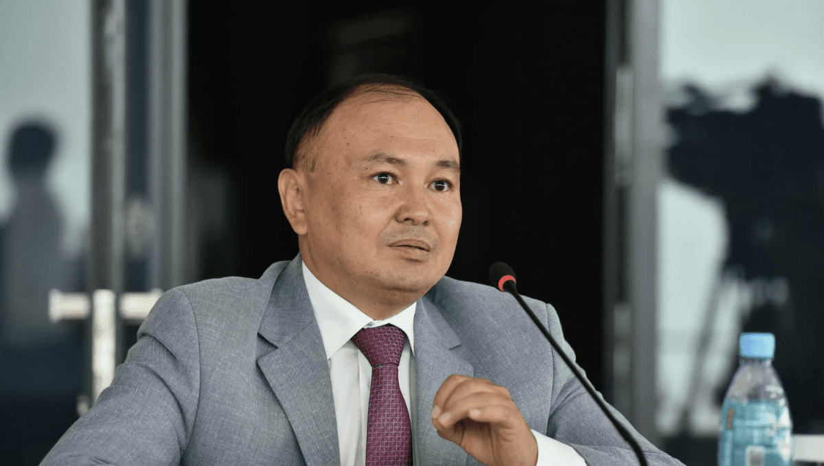 «Кофе ішіп отырған 10 мың адамды қысқарту керек»: депутат QazaqGaz-ды қатаң сынға алды