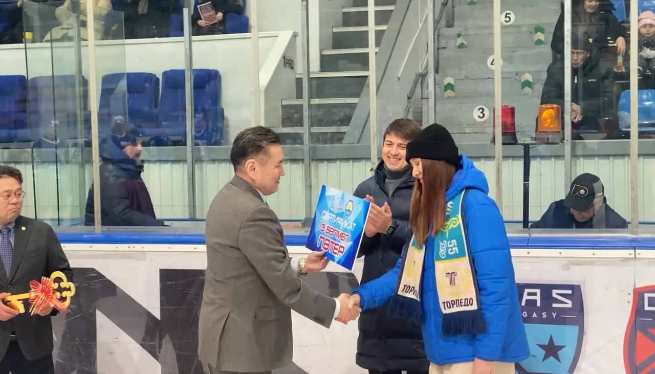 Сурдлимпиадада рекорд орнатқан спортшыға ШҚО әкімі үш бөлмелі пәтер сыйлады