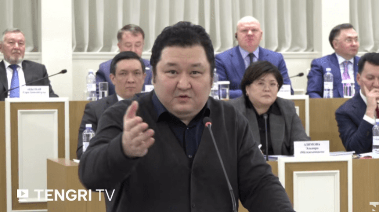 «Бұрын-соңды болмаған мүмкіндік»: саясаттанушы Халық кеңесі арқылы саясатқа келу шегінің төмендеуі туралы айтты